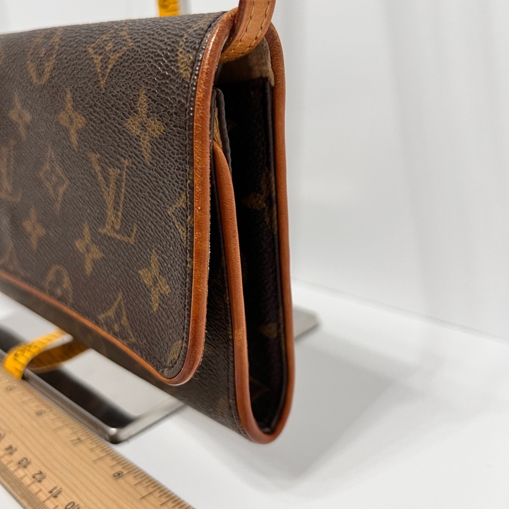 Authentic Louis Vuitton Twin GM Bag - Picture 2 of 12
